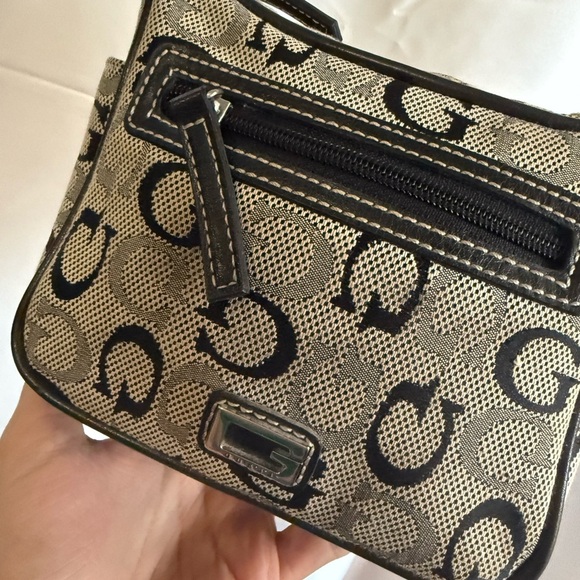 Guess Beige and Black Shoulder Bag - Picture 2 of 5
